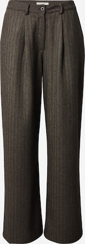 RÆRE by Lorena Rae Loosefit Hose in Braun: Vorderseite