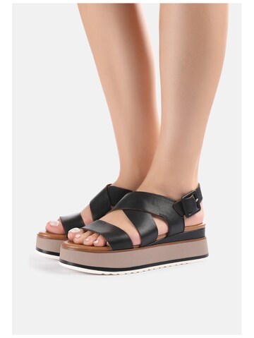 INUOVO Sandals in Black