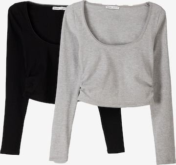 Maglietta di Bershka in grigio: frontale