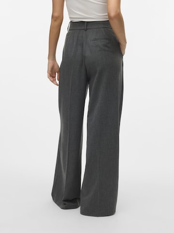 VERO MODA Wide leg Bandplooibroek 'LOVELY ' in Grijs