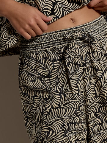 Loosefit Pantalon ' ' Apricot en noir