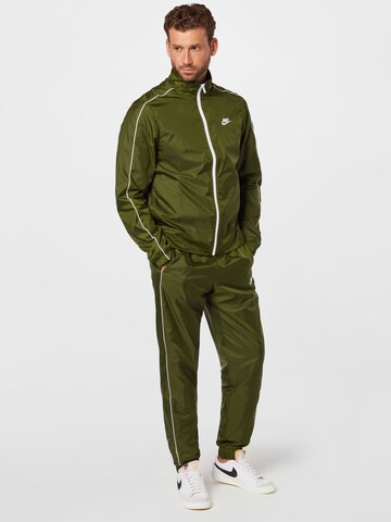 Nike Sportswear Облекло за трениране в зелено: отпред