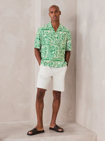 Next Regular Fit Hemd in Grün