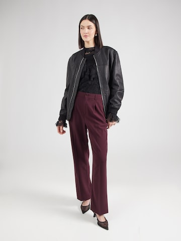 Wide Leg Pantalon à pince Gina Tricot en rouge