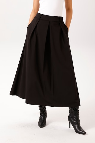 Aniston CASUAL Rock in Schwarz: Vorderseite
