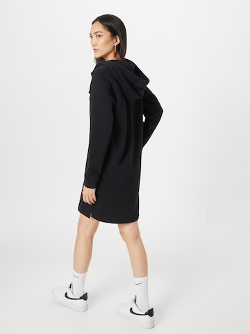 Nike Sportswear Dress in Black