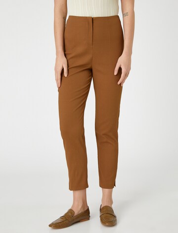 Koton Slimfit Broek in Bruin: voorkant