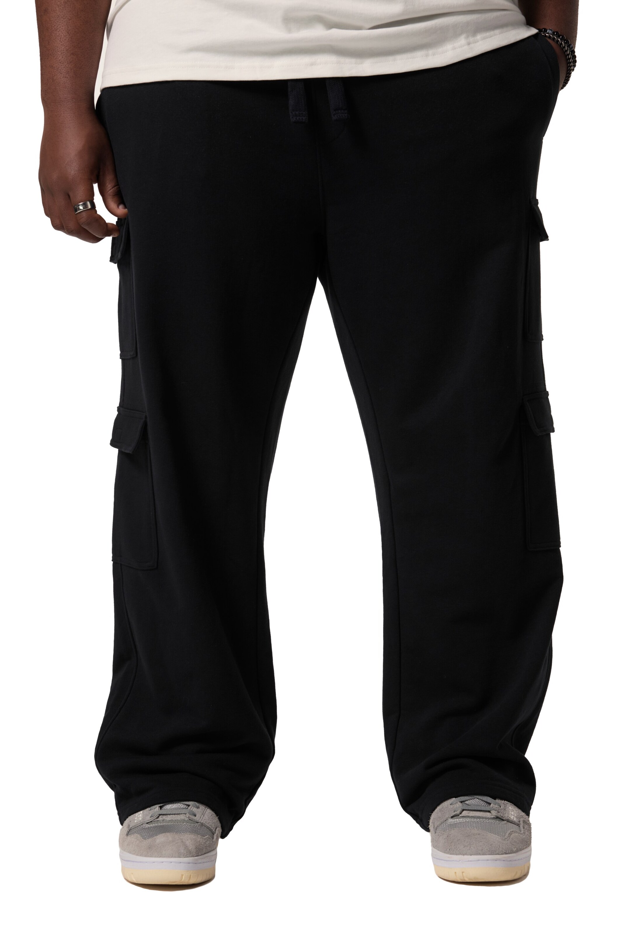 STHUGE Baggy Broek in Zwart: voorkant