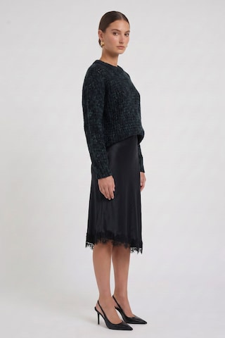 Gonna di OUI in nero