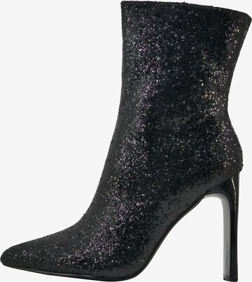 faina Ankle Boots in Black: front