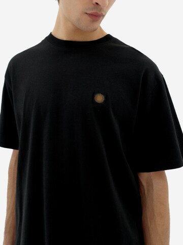 Thinking MU Bluser & t-shirts ' SOL ' i sort