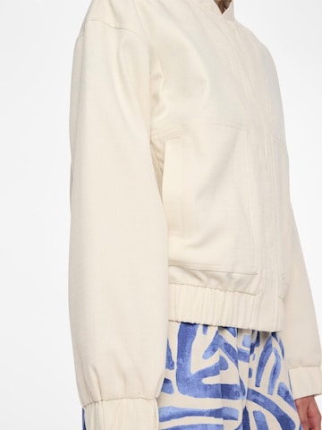 PIECES Between-Season Jacket 'PCANNIE' in White