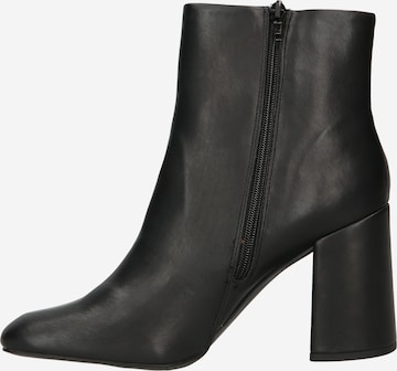 Bottines 'WHILE' Madden Girl en noir