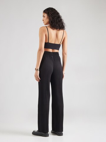 YAS Loosefit Broek 'YASALISA' in Zwart
