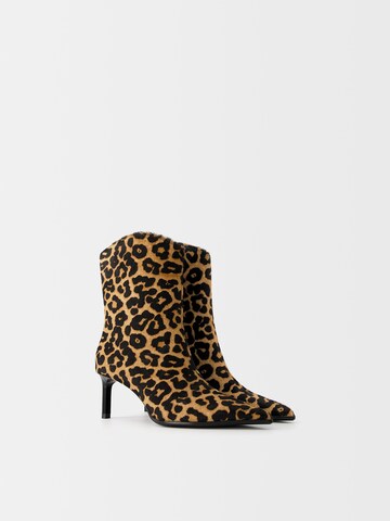 Bershka Bootie in Beige