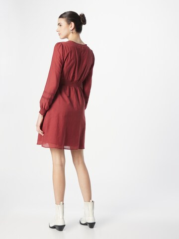 Robe 'Thea' ABOUT YOU en rouge