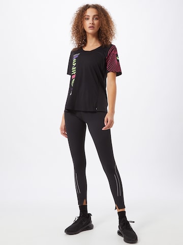 Maglia funzionale 'City Sleek London' di NIKE in nero