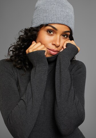 LAURA SCOTT Sweater in Grey