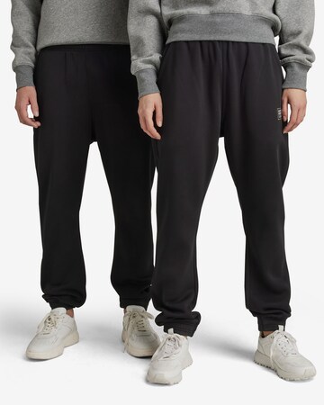 G-Star RAW Tapered Pants in Black: front