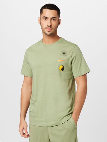 Nike Sportswear T-Shirt in Grün: predná strana