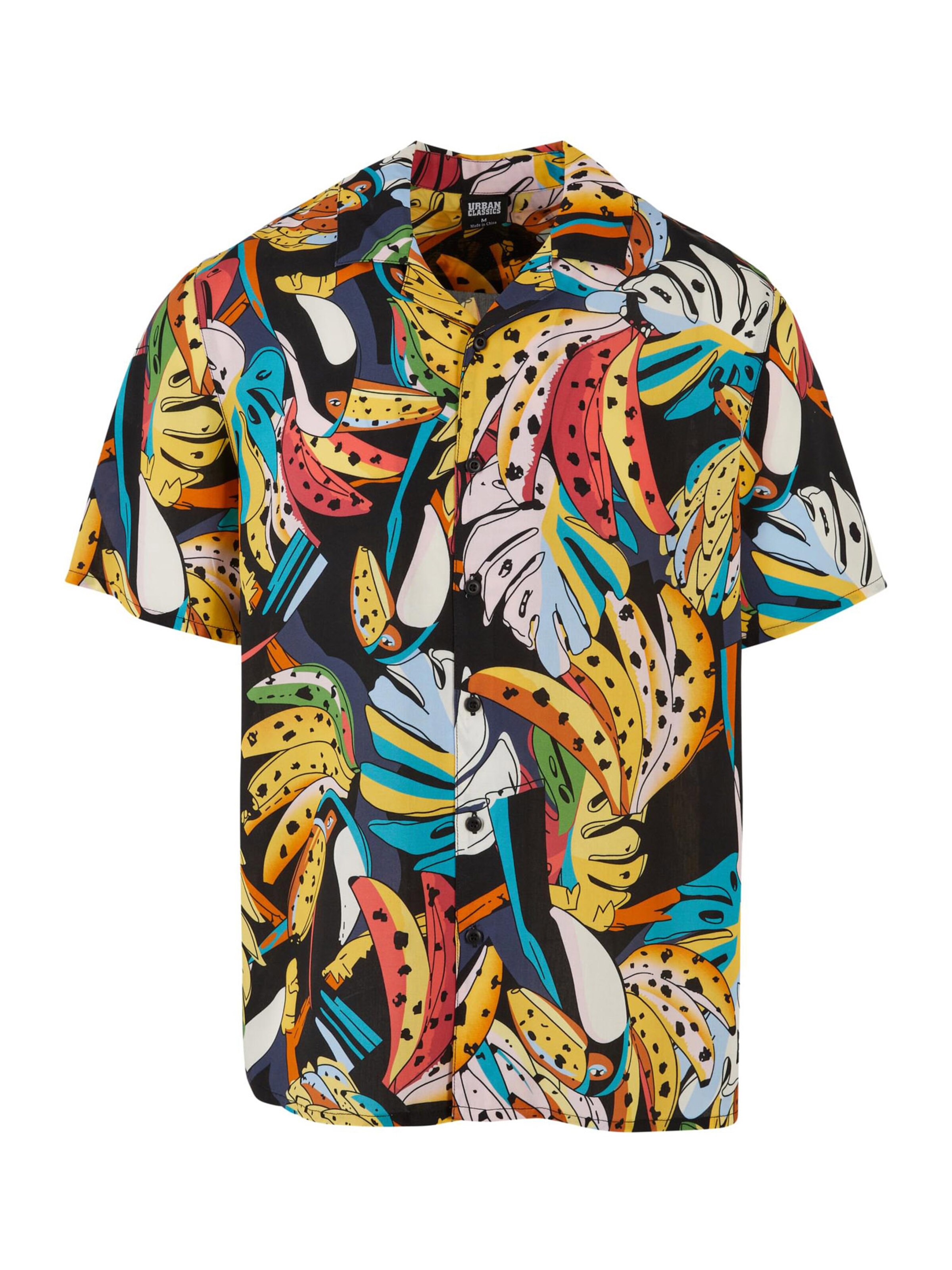 Urban Classics Button Up Shirt in Black: front