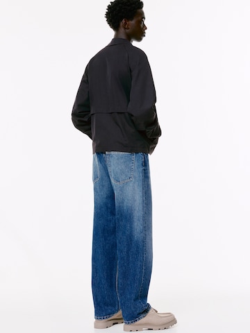 Pull&Bear Prechodná bunda - Čierna