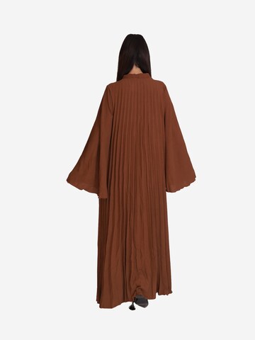 Elara Kleid in Braun