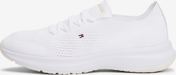 Sneaker low de la TOMMY HILFIGER pe alb: față