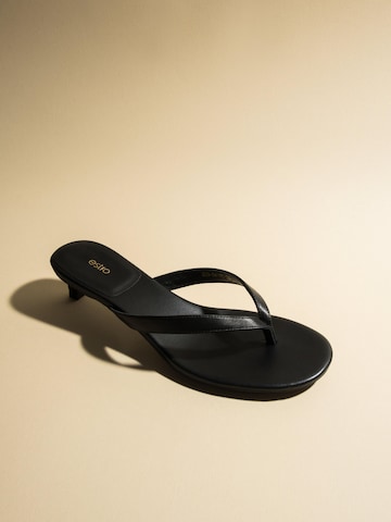 Estro - Sandalias con hebilla '203-24105-33' en negro