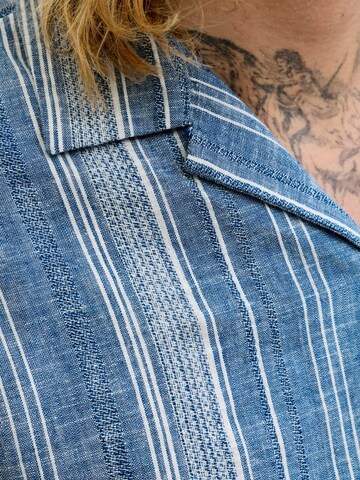JACK & JONES Comfort fit Button Up Shirt 'Blusummer' in Blue