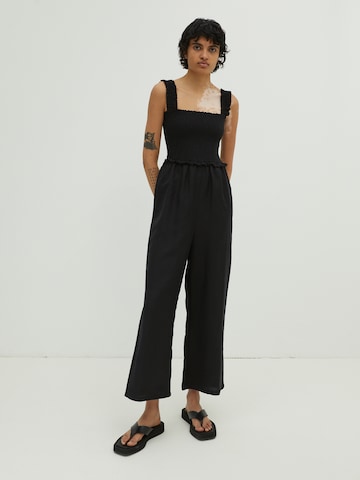 EDITED Jumpsuit 'Kira' i svart: framsida