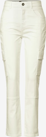 STREET ONE Regular Cargo Jeans in White: front