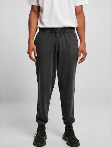 Urban Classics Tapered Broek in Zwart: voorkant