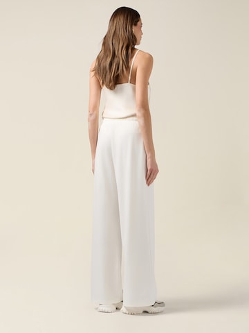 Loosefit Pantaloni di oltre in bianco