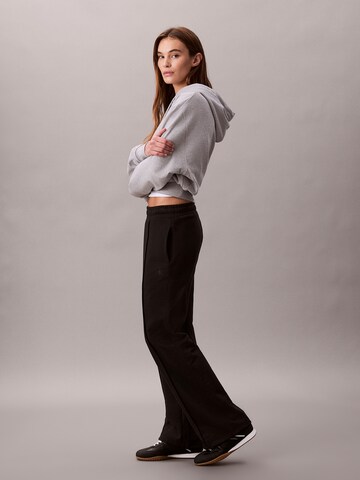 Calvin Klein Jeans Štandardný strih Nohavice - Čierna