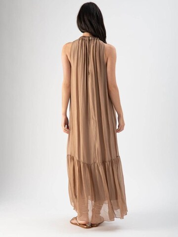 Abito 'Mediterranean Sunset' di MND in beige