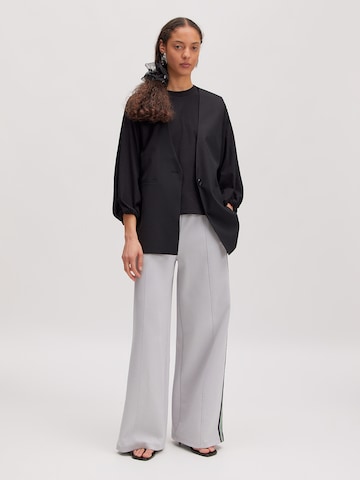 EDITED Tričko 'Invana' – černá