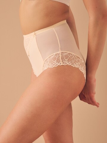 NextGaćice za oblikovanje - bež boja