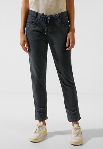 STREET ONE Regular Pants in Black: front