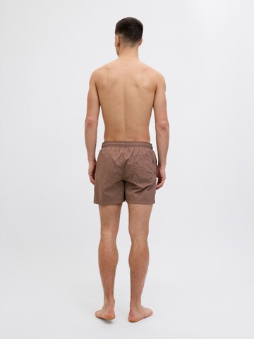 Pantaloncini da bagno 'JPSTNaxos' di JACK & JONES in marrone