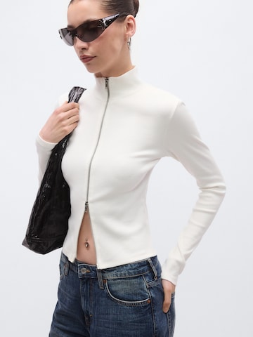 Giacca di felpa di Gina Tricot in bianco