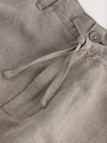 Next Slimfit Hose in Braun