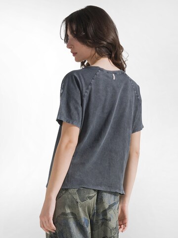 Maglietta di DEHA in nero