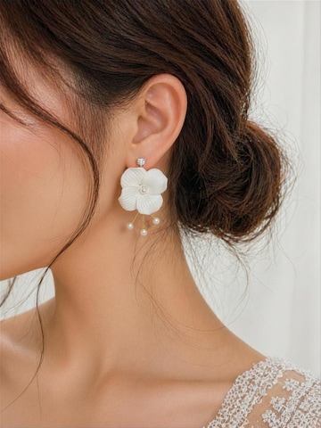 ANNIS WIESBADEN EST. 2021 Earrings in Gold: front
