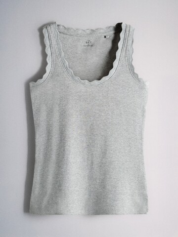 The Set Top in Grey