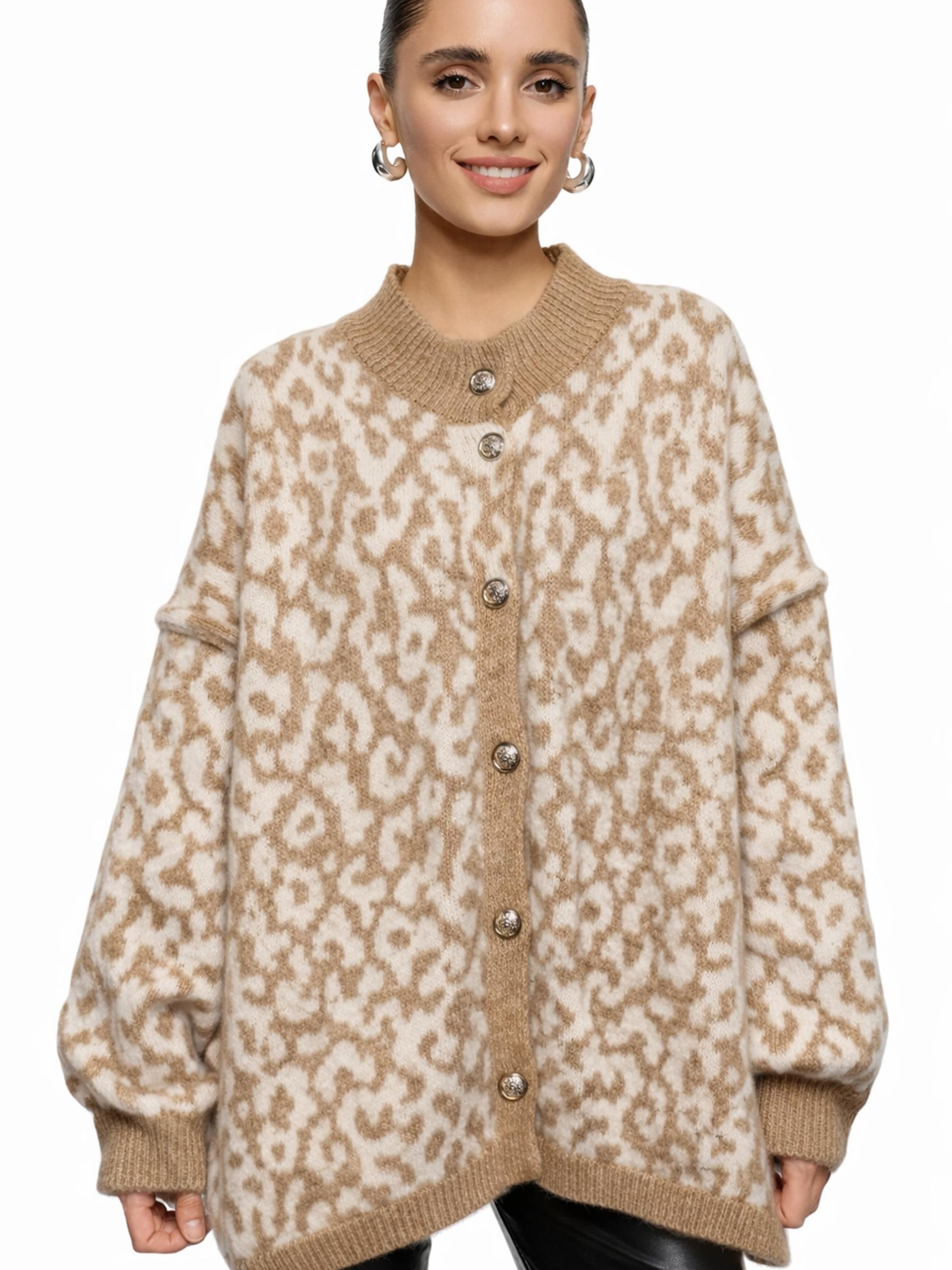 Worldclassca Oversized Cardigan in Beige: front