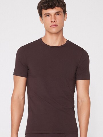 Tezenis Undershirt in Brown: front