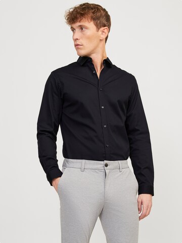 JACK & JONES - Ajuste estrecho Camisa 'Cardiff' en negro: frente