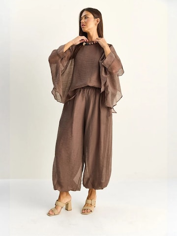 Completo pantalone di Bianco Lucci in beige