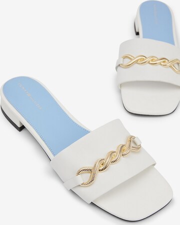 TOMMY HILFIGER Mules in White